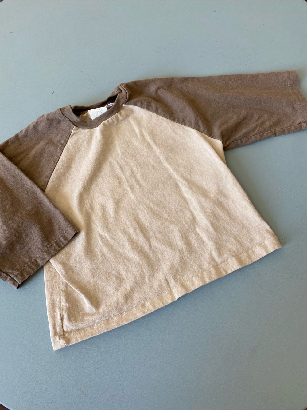 Zara 3T Toddler Two-Tone Baseball Tee in Cream and Brown